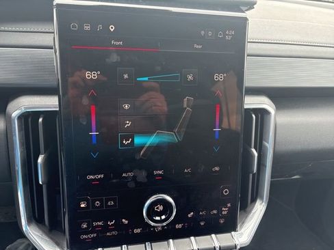 Used 2025 GMC Acadia Elevation FWD image 8