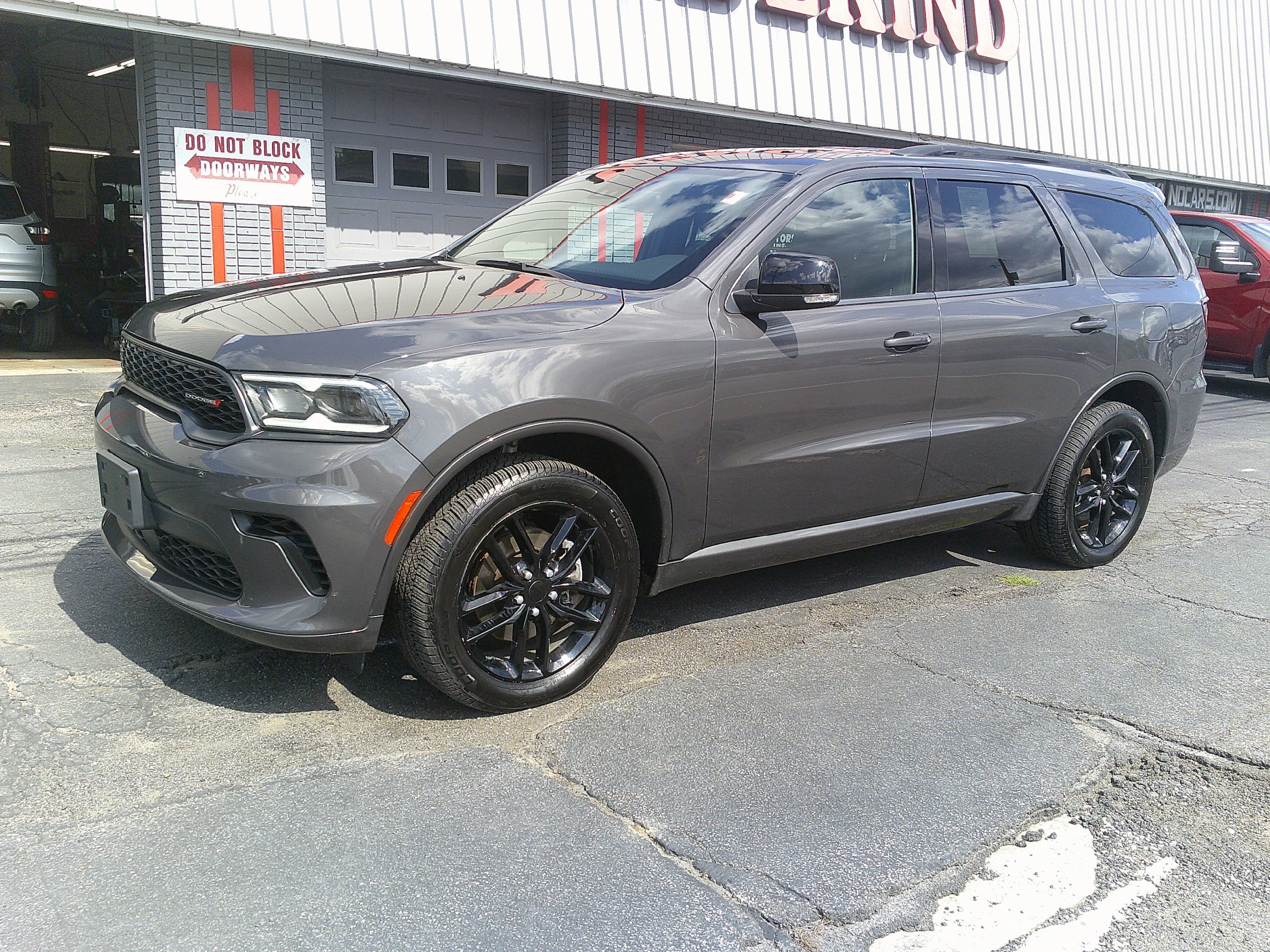 Used 2024 Dodge Durango GT AWD/4WD image 13
