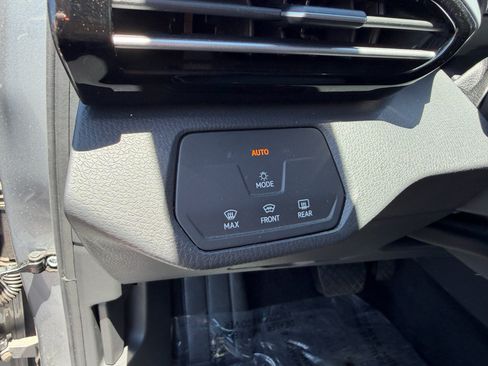 Used 2025 Volkswagen ID.4 Pro AWD/4WD image 21