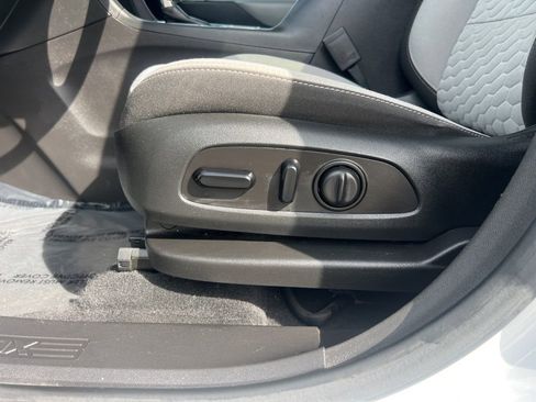 Used 2020 Chevrolet Equinox LT AWD/4WD image 35