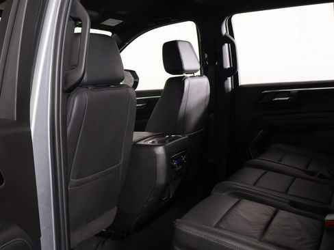 Used 2025 Chevrolet Tahoe LT AWD/4WD image 30
