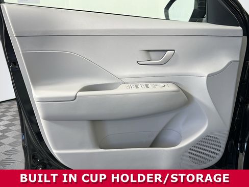 Used 2024 Hyundai Kona SE image 19