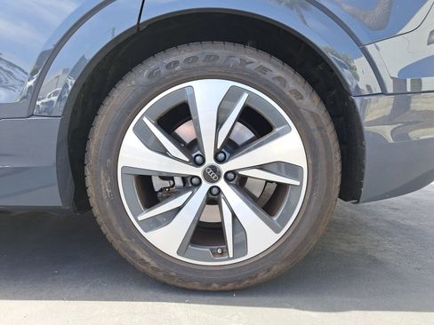 Certified 2024 Audi Q8 e-tron Premium image 7