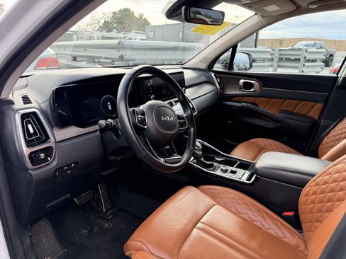 Used 2022 Kia Sorento SX Prestige w/ Rust Color Package image 2