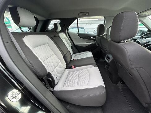 Used 2018 Chevrolet Equinox LS FWD image 17