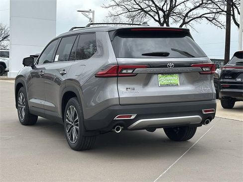 New 2026 Toyota Grand Highlander AWD Hybrid image 3