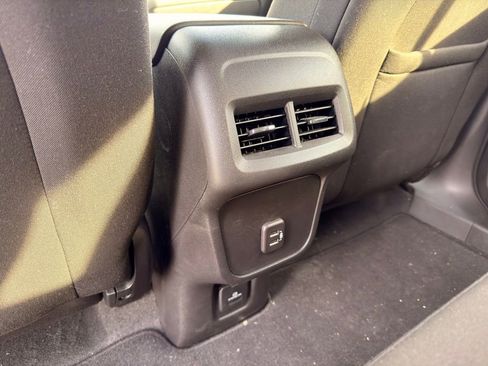 Used 2024 Chevrolet Equinox LT image 24