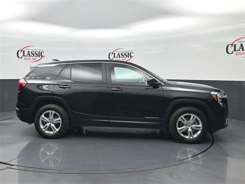 Used 2024 GMC Terrain SLE image 6