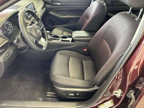 Used 2024 Nissan Altima 2.5 SV FWD image 15