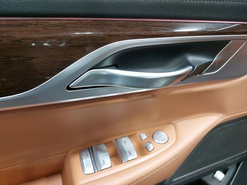 Used 2020 BMW 750i xDrive image 26