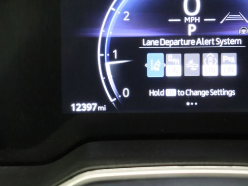 Used 2023 Toyota Corolla Cross XLE w/ Convenience Package FWD image 43