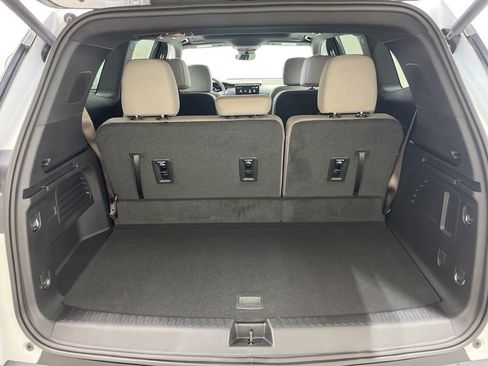 New 2026 GMC Acadia Elevation w/ Elevation Premium Package FWD image 24