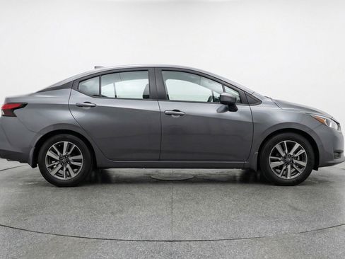 Used 2025 Nissan Versa SV image 11