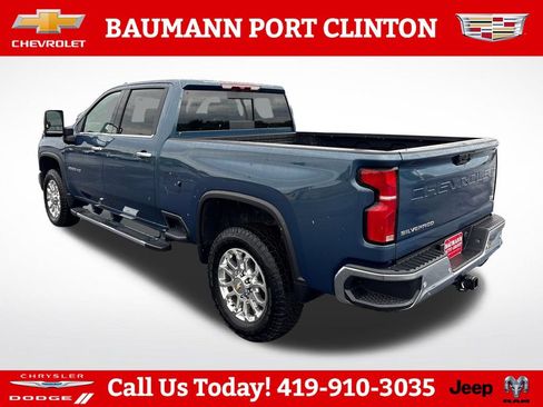 Used 2025 Chevrolet Silverado 2500 LTZ w/ LTZ Convenience Package AWD/4WD image 4