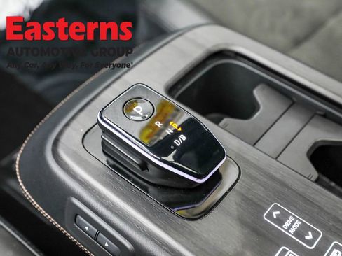 Used 2024 Nissan Ariya FWD image 13