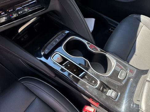 Used 2023 Buick Envision Essence FWD image 24