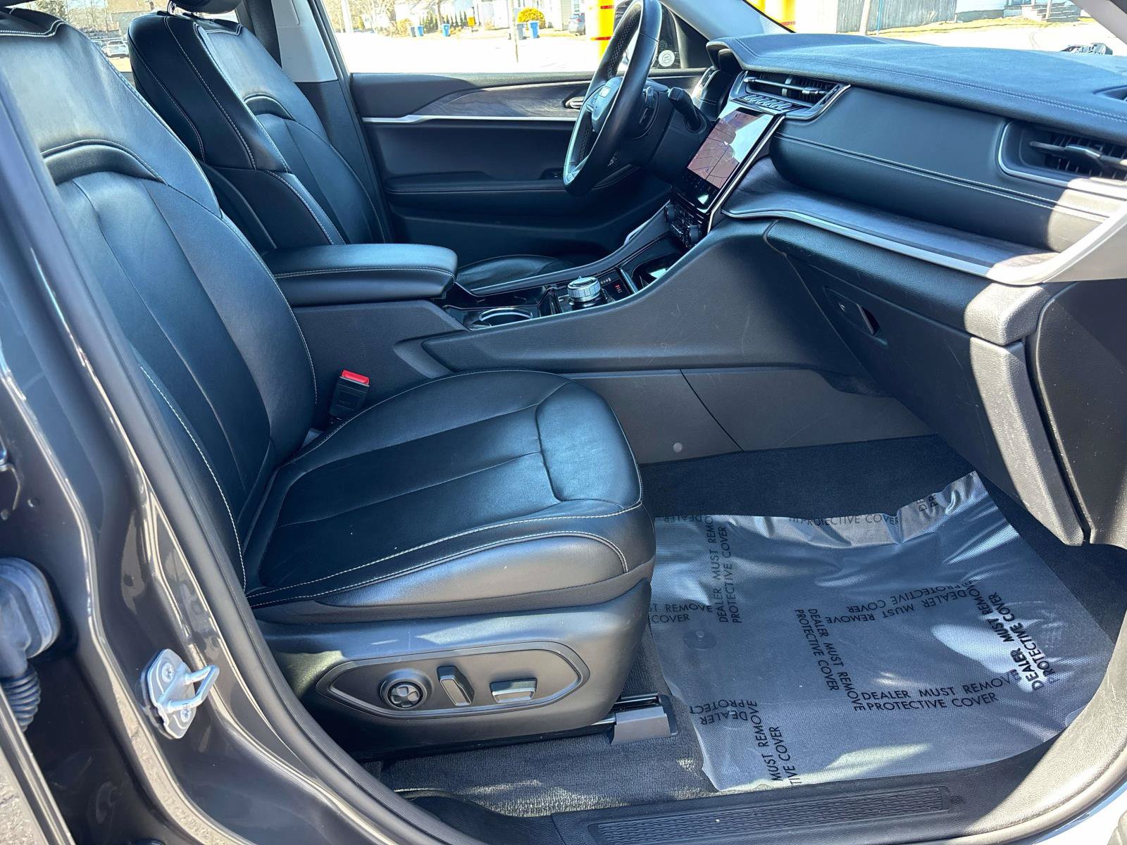 Used 2022 Jeep Grand Cherokee L Limited AWD/4WD image 17