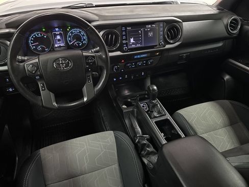 Used 2022 Toyota Tacoma TRD Off-Road w/ Technology Package AWD/4WD image 13