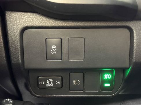 Used 2023 Toyota Tacoma SR AWD/4WD image 35