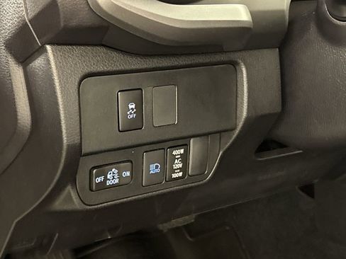 Used 2022 Toyota Tacoma TRD Sport image 13