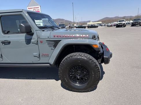 Used 2025 Jeep Gladiator Rubicon AWD/4WD image 4