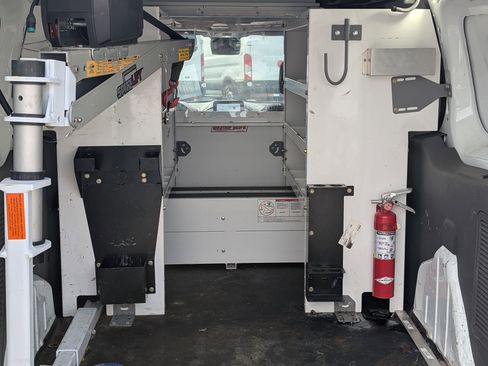 Used 2020 Ford Transit Connect XL image 21