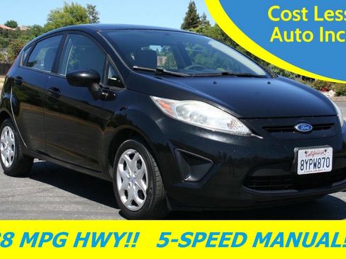 Used 2012 Ford Fiesta S FWD image 2