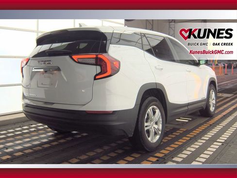 Used 2024 GMC Terrain SLE image 23