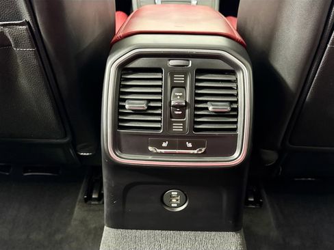 Used 2018 Porsche Macan S image 34