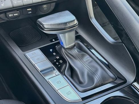 Certified 2025 Hyundai Elantra SEL FWD image 17