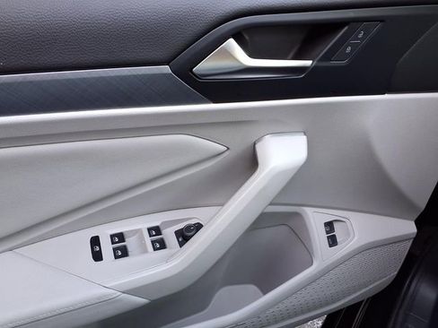 Used 2023 Volkswagen Jetta SE w/ Panoramic Sunroof Package FWD image 15
