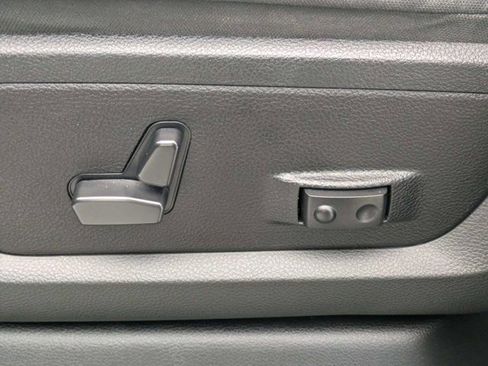 Used 2024 RAM 2500 Big Horn w/ Night Edition image 17