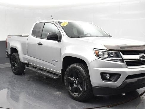 Used 2018 Chevrolet Colorado LT AWD/4WD image 11