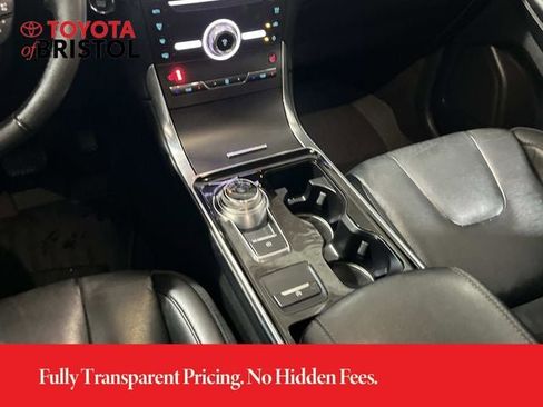 Used 2019 Ford Edge Titanium AWD/4WD image 14