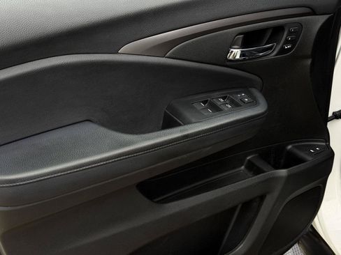 Certified 2020 Honda Passport EX-L image 9