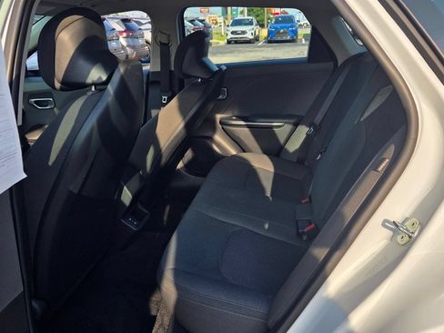 Used 2025 Kia K4 FWD image 6