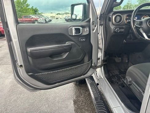 Used 2020 Jeep Gladiator Sport w/ Quick Order Package 24S AWD/4WD image 13