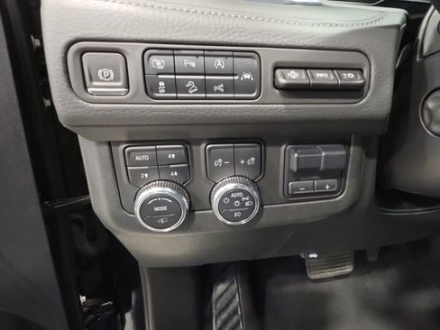 Used 2024 GMC Yukon XL Denali w/ Denali Reserve Package AWD/4WD image 21
