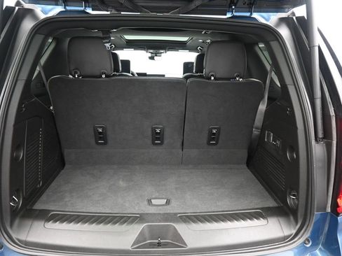 Used 2025 GMC Yukon Elevation w/ Elevation Premium Package image 2