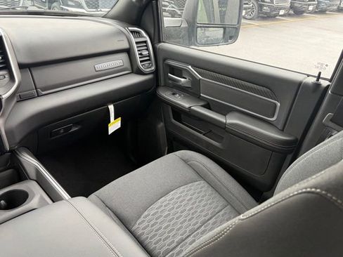 New 2026 RAM 2500 Big Horn AWD/4WD image 32