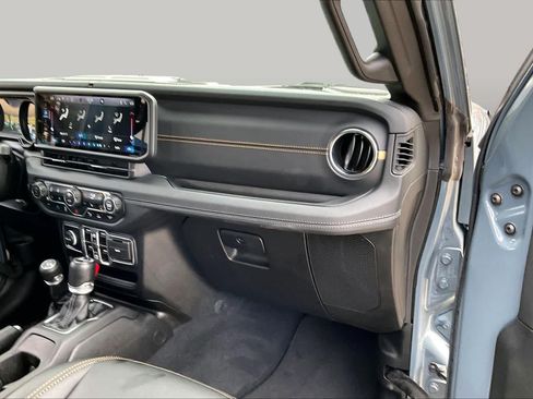 Used 2024 Jeep Wrangler Unlimited Sahara w/ Safety Group AWD/4WD image 18