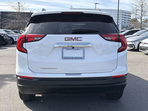 Used 2021 GMC Terrain SLE w/ Driver Convenience Package image 4