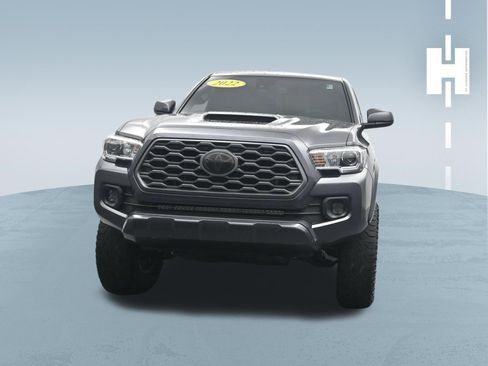 Used 2022 Toyota Tacoma TRD Sport w/ Technology Package AWD/4WD image 2