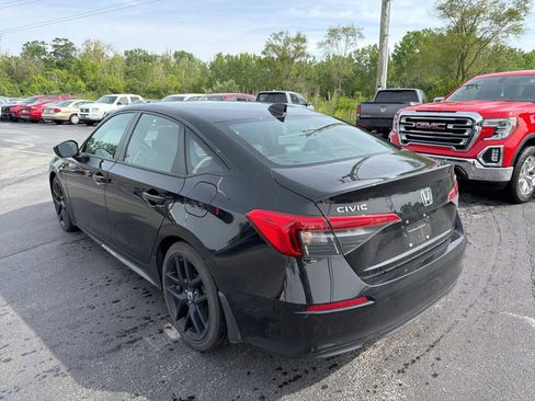 Used 2023 Honda Civic Sport image 4