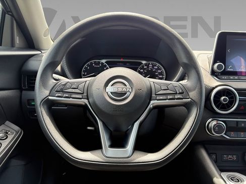 Used 2024 Nissan Sentra SV FWD image 9