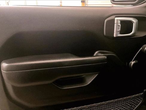 Used 2023 Jeep Wrangler Sport image 22