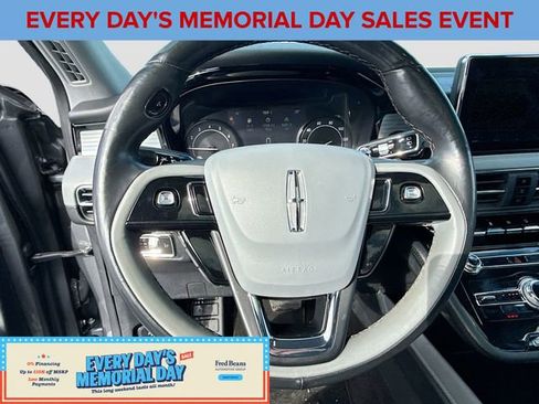 Used 2022 Lincoln Corsair AWD w/ Premium Package image 11
