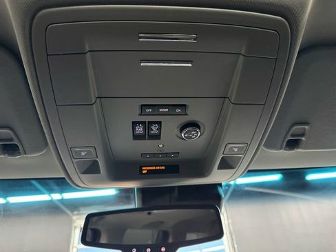 Used 2018 GMC Yukon SLT w/ Open Road Package image 32