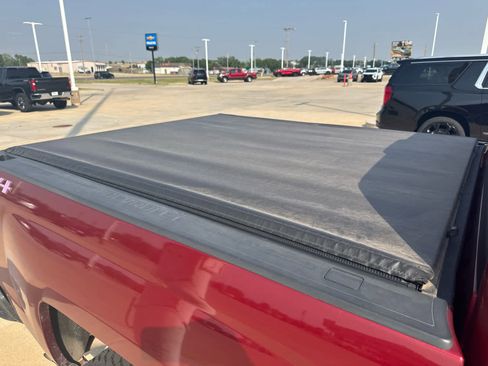 Used 2018 Chevrolet Silverado 1500 LT w/ All Star Edition AWD/4WD image 8
