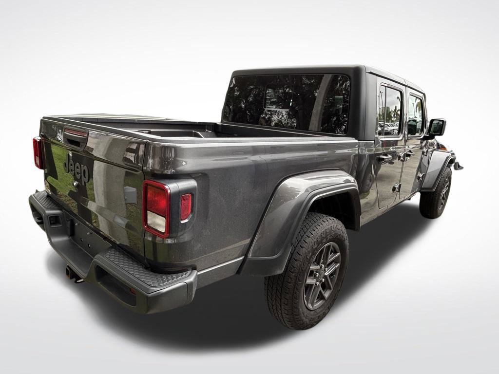 Certified 2025 Jeep Gladiator Sport AWD/4WD image 3